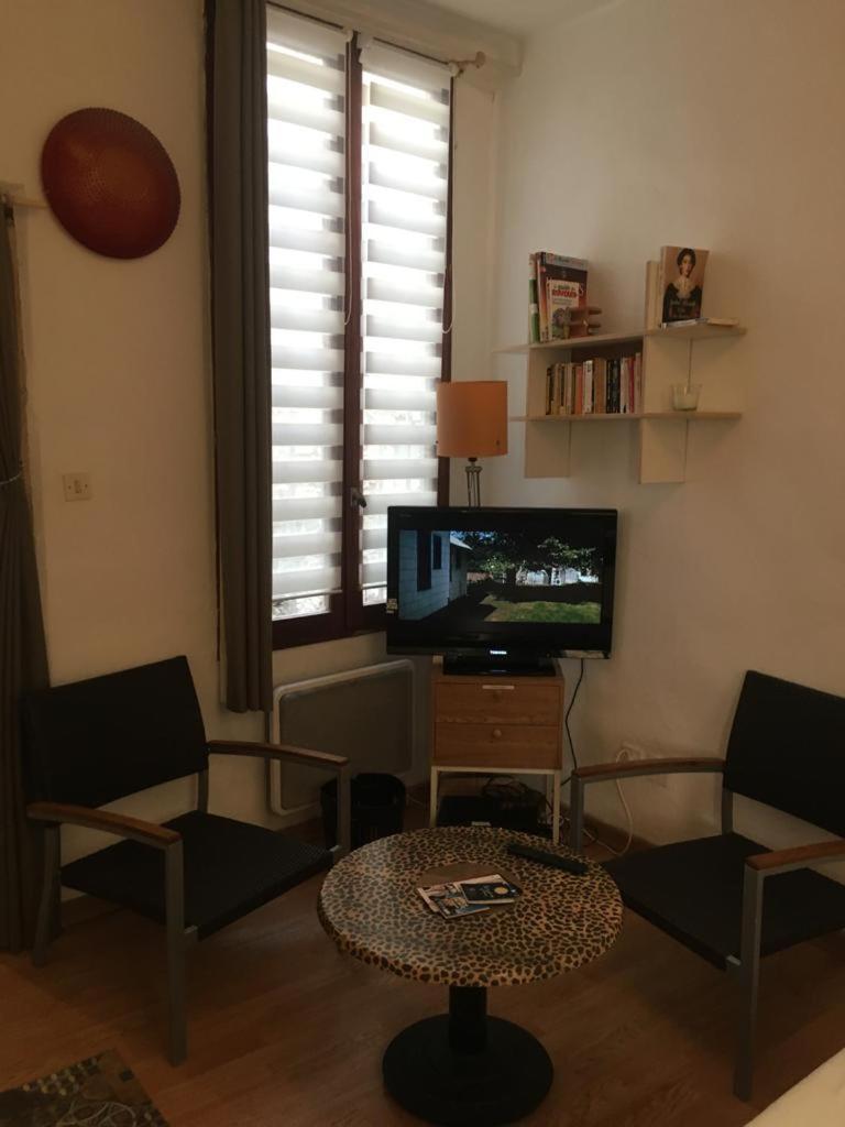 Appart Sympa Dans Le Vieux Nimes Ngoại thất bức ảnh